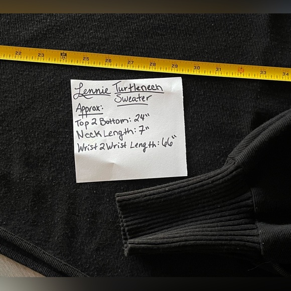 Vintage Lennie for Nina Leonard Turtleneck Sweater - Cropped Style - Size Medium - Picture 2 of 12